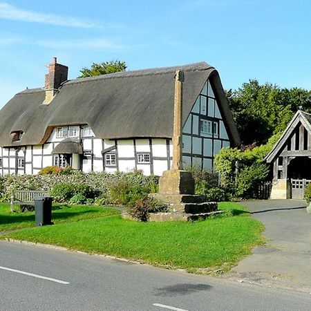 Inviting 3-Bedroom Lodge In Ashton Under Hill Evesham Dış mekan fotoğraf