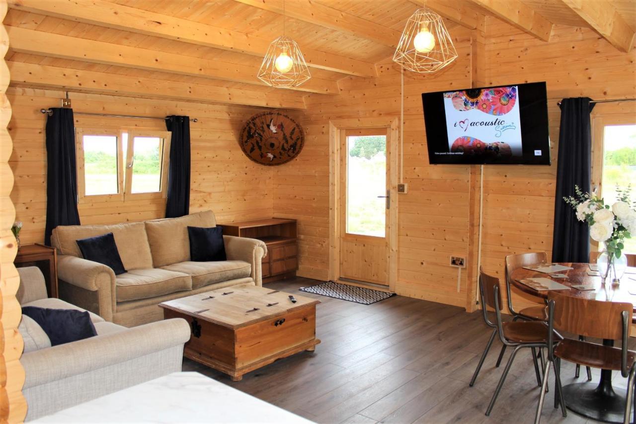 Inviting 3-Bedroom Lodge In Ashton Under Hill Evesham Dış mekan fotoğraf